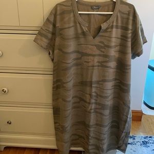 2x Naturals green/gray camo dress